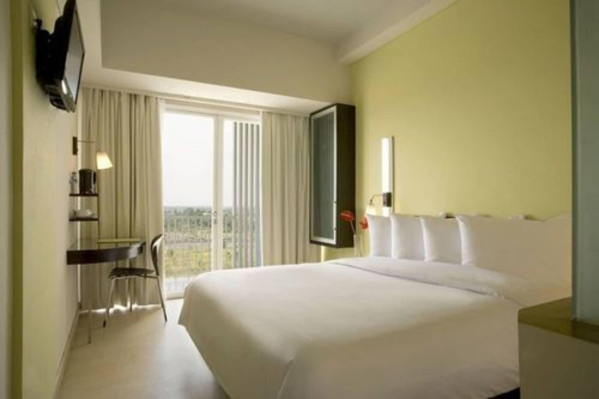 Hotel Santika Bsd City-Серпонг Экстерьер фото