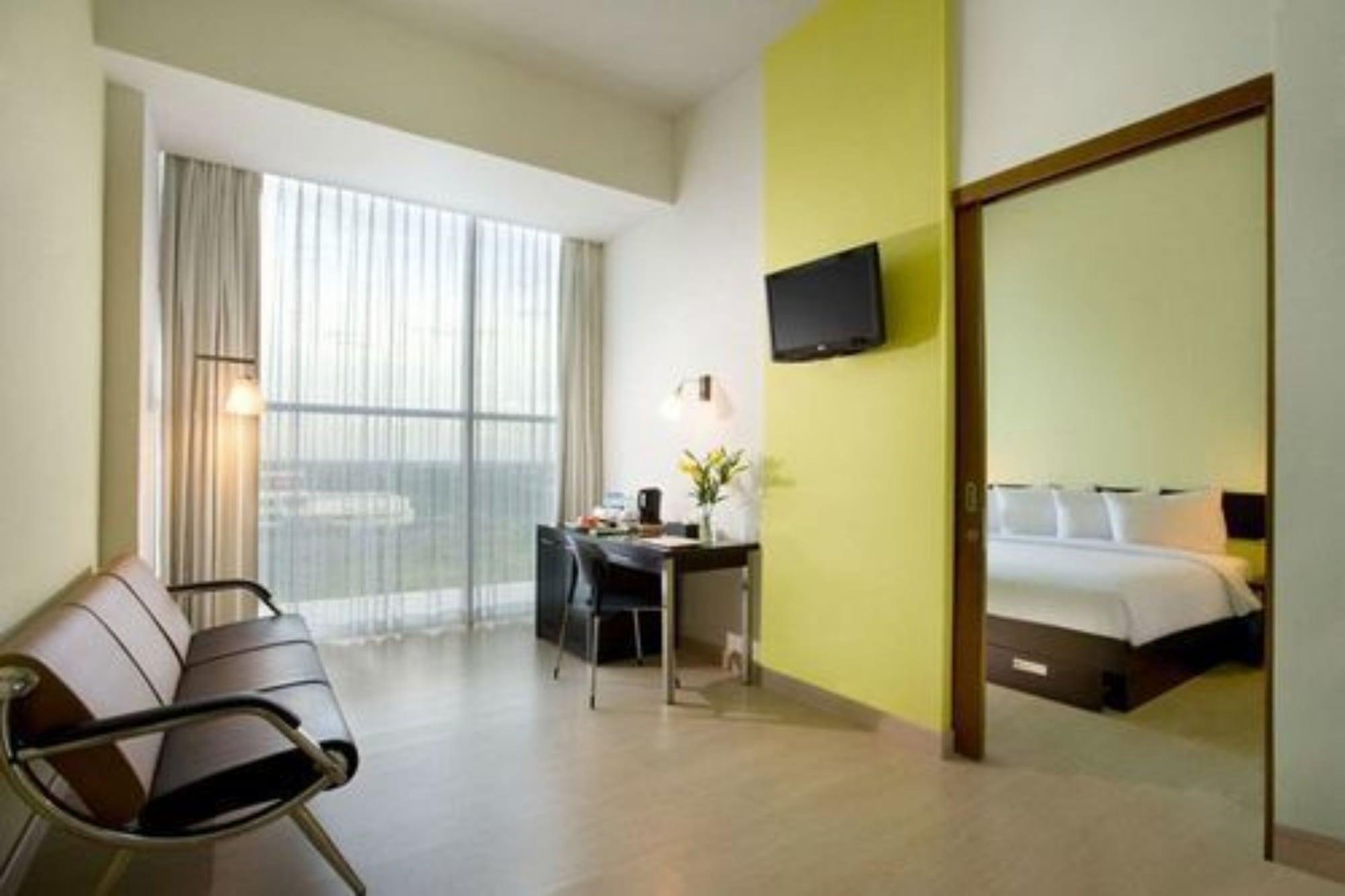 Hotel Santika Bsd City-Серпонг Номер фото